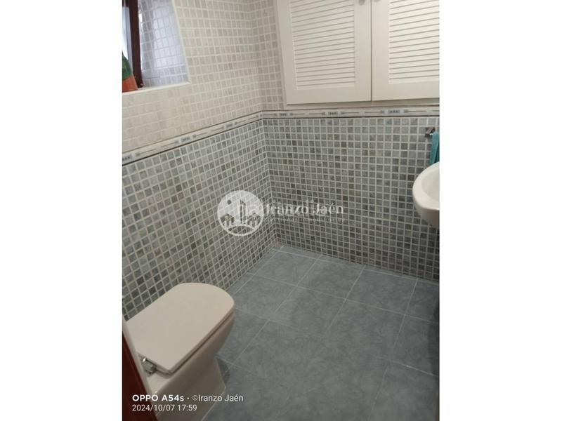 Foto ec9273d4-dff4-4916-b8d2-2800a1ff48cc. House with heating in Ctra. Circunvalación - La Magdalena Jaén