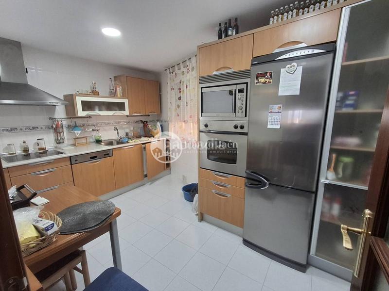 Foto 4756d5e6-8f13-4fd9-98a9-0f39e78042ad. Appartement avec chauffage parking dans Ctra. Circunvalación - La Magdalena Jaén