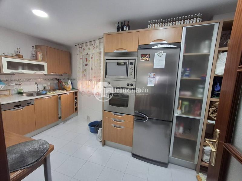 Foto b9eb9a53-2f94-4985-b983-e69c4755bfb2. Appartement avec chauffage parking dans Ctra. Circunvalación - La Magdalena Jaén