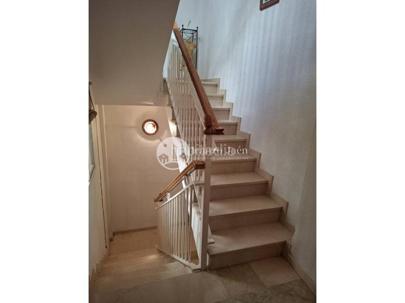 Foto 0429c399-1bb9-4ce2-ae78-657456662f39. Casa amb aparcament a Ctra. Circunvalación - La Magdalena Jaén