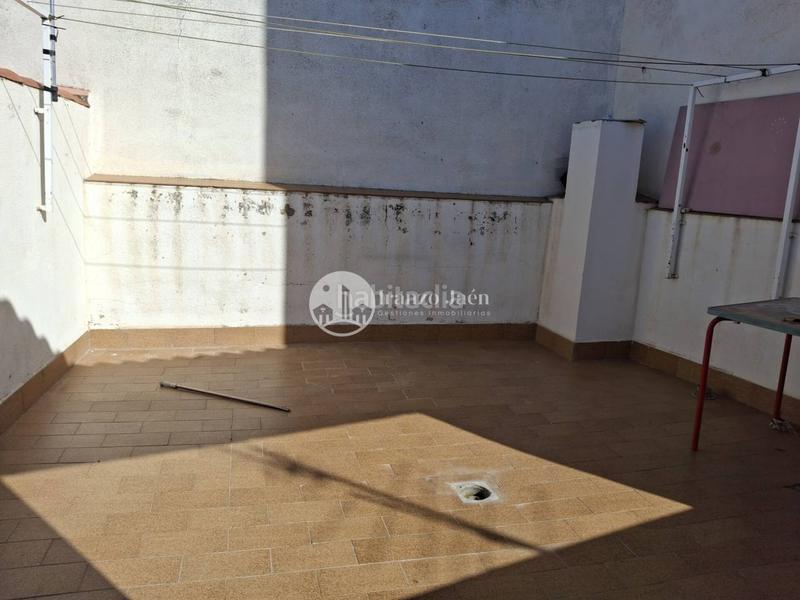 Foto 491f1e6f-7fbd-4e28-9a7d-762ca82bce60. Casa amb aparcament a Ctra. Circunvalación - La Magdalena Jaén