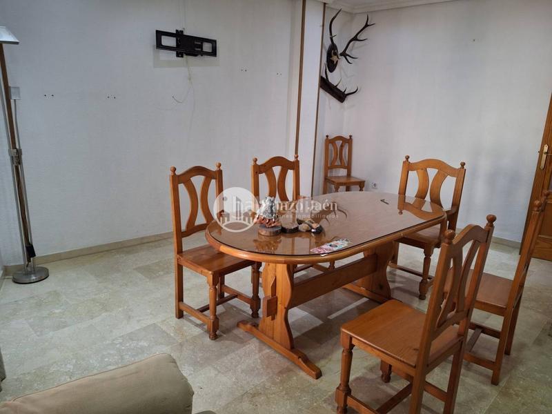 Foto 5b7e2207-8215-4a84-91cb-d5f150556341. Casa amb aparcament a Ctra. Circunvalación - La Magdalena Jaén