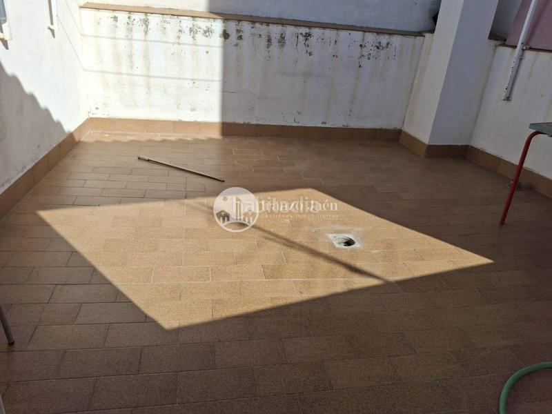 Foto 5e0e1d0b-635b-42fd-9860-5d25e12e6893. Casa amb aparcament a Ctra. Circunvalación - La Magdalena Jaén