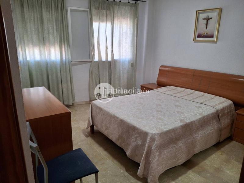 Foto a2dfc10d-7d3b-4792-af13-6982f5e0bf70. Casa amb aparcament a Ctra. Circunvalación - La Magdalena Jaén