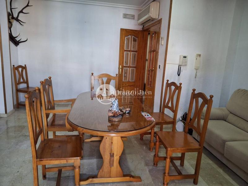 Foto e6e7491a-a222-4730-b386-aee1142575ec. Casa amb aparcament a Ctra. Circunvalación - La Magdalena Jaén