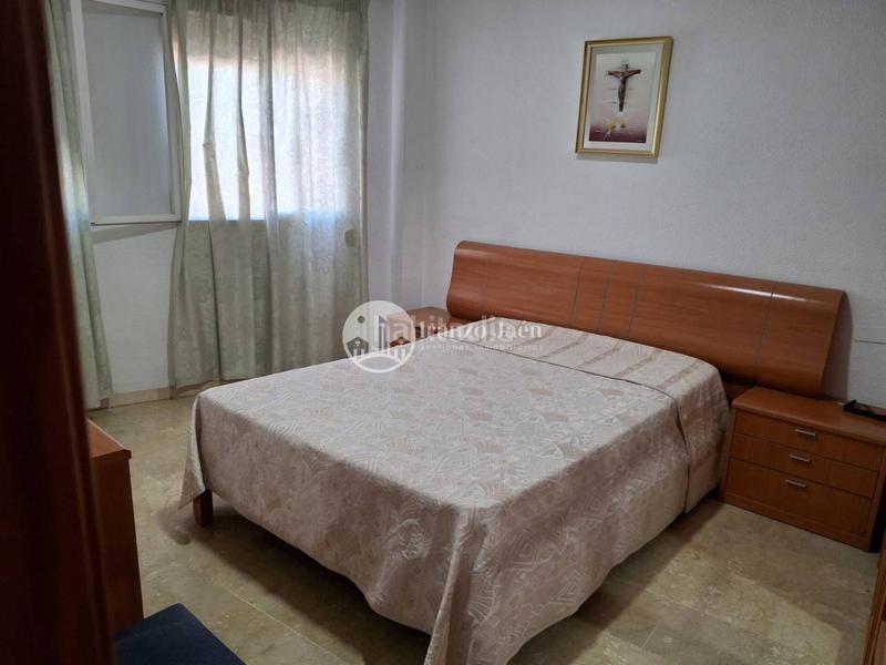 Foto ea5a0c52-9025-4fd2-bdf3-706ad7647274. Casa amb aparcament a Ctra. Circunvalación - La Magdalena Jaén