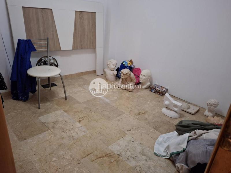 Foto f45c8dfa-16ec-4c0f-9ffc-fbe211b2bc79. Casa amb aparcament a Ctra. Circunvalación - La Magdalena Jaén