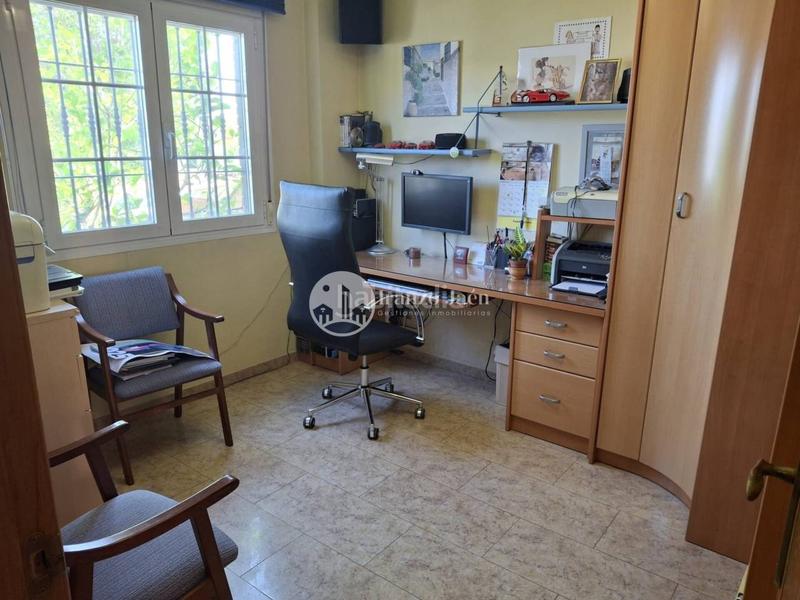 Foto 1ab559c4-cb48-4bff-9072-3dbe8dec0d5c. Haus mit heizung parking in Renfe - Bulevar 1ª y 2ª Fase Jaén