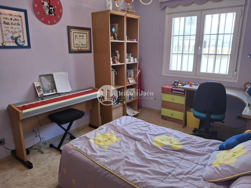 Foto 3277e3ac-8298-4d45-859c-95b0b754517c. Haus mit heizung parking in Renfe - Bulevar 1ª y 2ª Fase Jaén