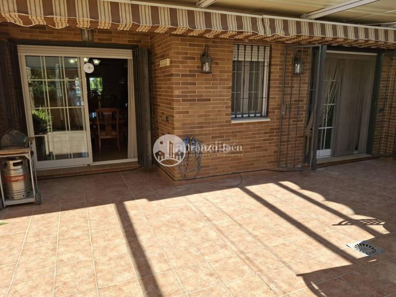 Foto 771a23f3-bbff-464c-8ab0-c5acc0399ca5. Haus mit heizung parking in Renfe - Bulevar 1ª y 2ª Fase Jaén