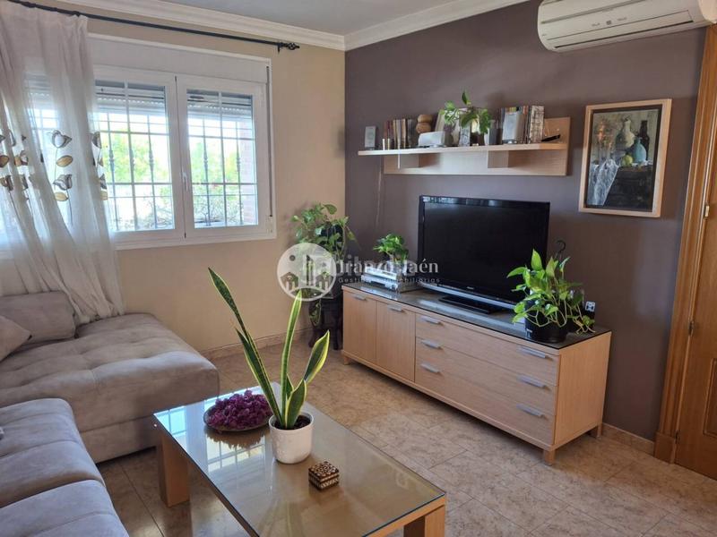 Foto 8a5873ca-5553-451e-84a3-7049c45d39b2. Haus mit heizung parking in Renfe - Bulevar 1ª y 2ª Fase Jaén