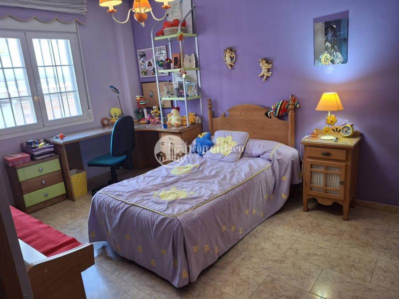 Foto 91fb0d2a-8535-4d9a-8e83-b39f816e04c2. Haus mit heizung parking in Renfe - Bulevar 1ª y 2ª Fase Jaén