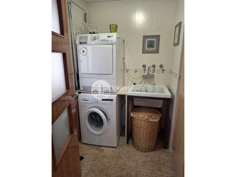 Foto b3fa5e34-c49b-4948-9f85-e25fe7a011b4. Haus mit heizung parking in Renfe - Bulevar 1ª y 2ª Fase Jaén