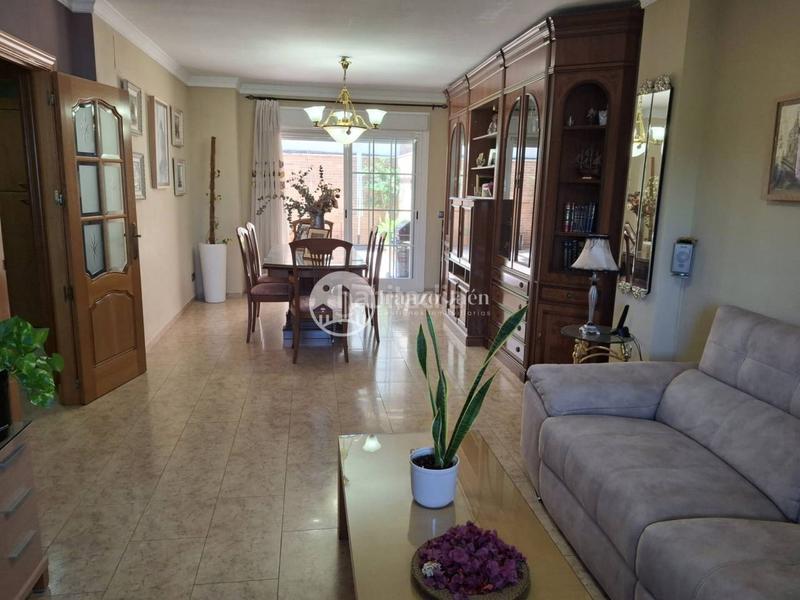 Foto b4619def-0815-4d62-be89-1e606be94596. Haus mit heizung parking in Renfe - Bulevar 1ª y 2ª Fase Jaén