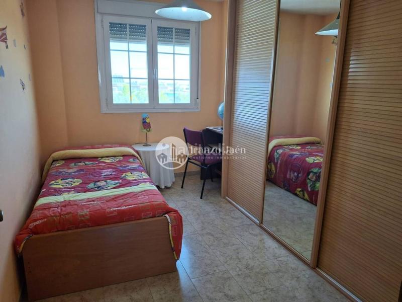 Foto fa263d6b-ff7e-405b-8583-0540815fb542. Haus mit heizung parking in Renfe - Bulevar 1ª y 2ª Fase Jaén