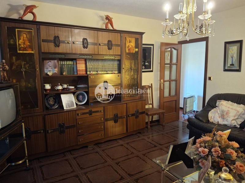 Foto 5a7589b2-e811-41f7-b146-88b49a921b7b. Piso  en venta en san ildefonsobarrio de la catedral23001 en Jaén