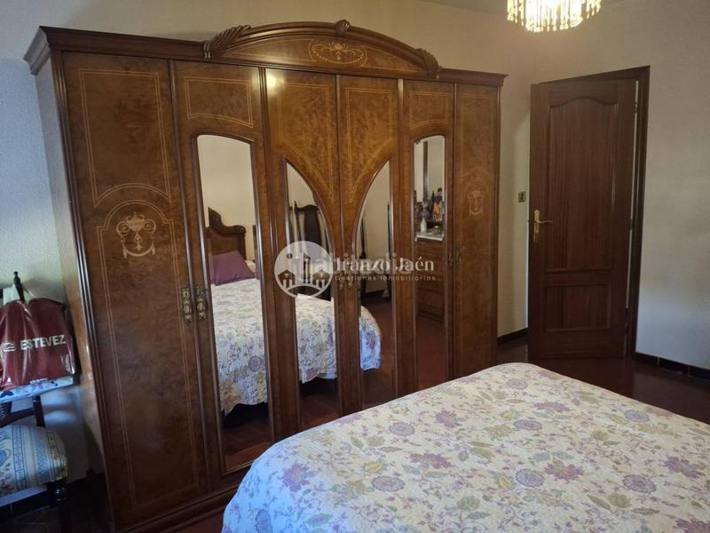 Foto 93cb588c-4d1f-4ed8-b490-2f95bea243c0. Piso  en venta en san ildefonsobarrio de la catedral23001 en Jaén