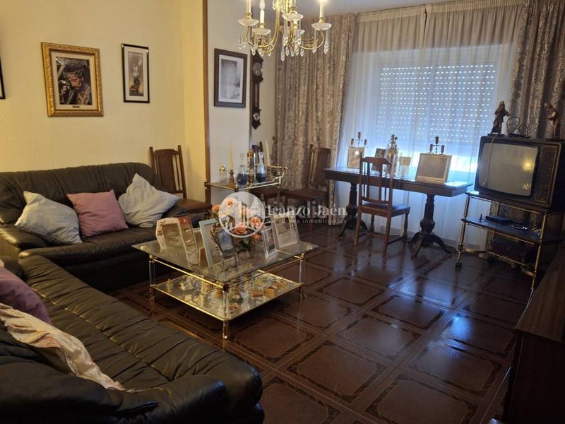Foto cf1924c7-6acb-41b3-89b0-7e737d390b3c. Piso  en venta en san ildefonsobarrio de la catedral23001 en Jaén