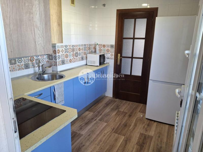 Foto 28d3aa70-7a74-499f-aa64-0061429194ff. Rent penthouse with heating parking in Belén - San Roque Jaén