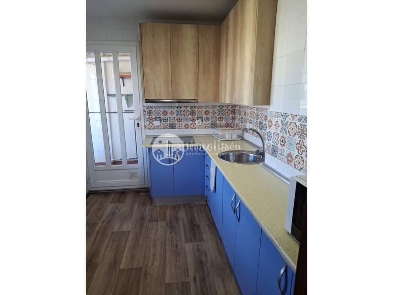 Foto 87e27576-e6d1-4af5-a908-c8d46de79066. Rent penthouse with heating parking in Belén - San Roque Jaén