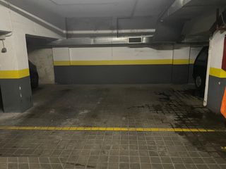 Parking coche  Calle de guzm�n el bueno