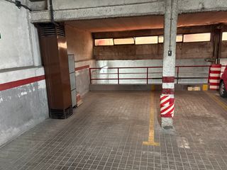 Aparcament cotxe  Calle de garc�a de paredes. Plaza de garaje. oportunidad.
