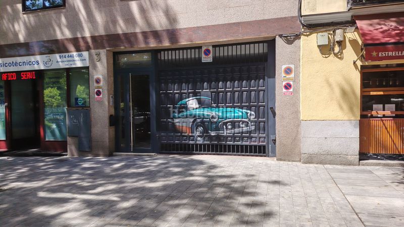 Foto d3526841-8dd6-4387-95b7-8838f5d0a310. Car parking in calle de Trafalgar 3 in Trafalgar Madrid
