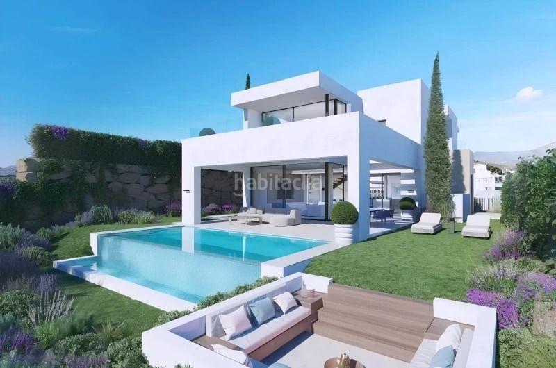 Foto 2e7f9d9e-c0e2-47c3-809b-9ef87b6d4c81. Xalet amb piscina a Estepona golf Estepona