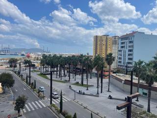 Édifice à Segismundo moret. Propiedad excepcional en venta en algeciras escribe tu propia hi