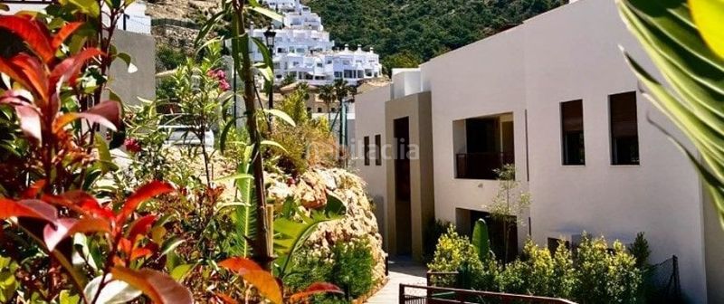 Foto 7304bbe6-bd65-4458-8b36-a1eb04950a97. Casa adosada en siera de la nieves apartamentos y casas con vistas espectaculares desde 620.000 en Istán