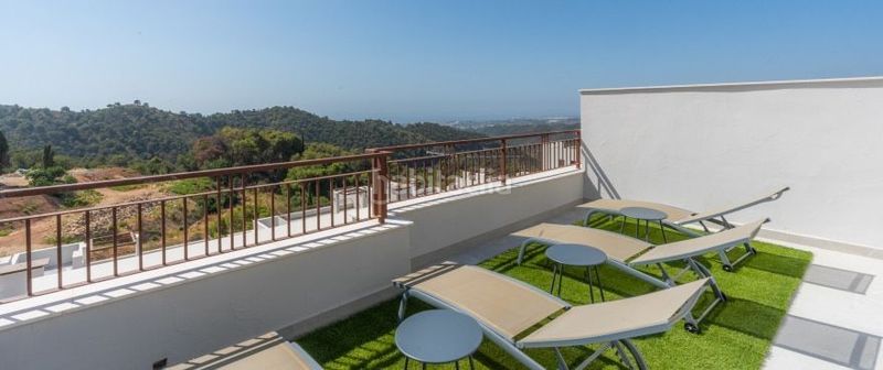 Foto 9c5d6633-6058-4fb1-a1b1-ab919f94b611. Casa adosada en siera de la nieves apartamentos y casas con vistas espectaculares desde 620.000 en Istán