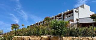 Casa adossada a Siera de la nieves. Apartamentos y casas con vistas espectaculares desde 620.000