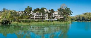 Apartament en Miguel cervantes. tico de lujo con vistas abiertas en nueva andaluca  marbella m