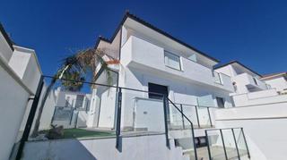 Maison à Martagina. Casa pareada de obra nueva con vistas al mar  a solo 500 metros