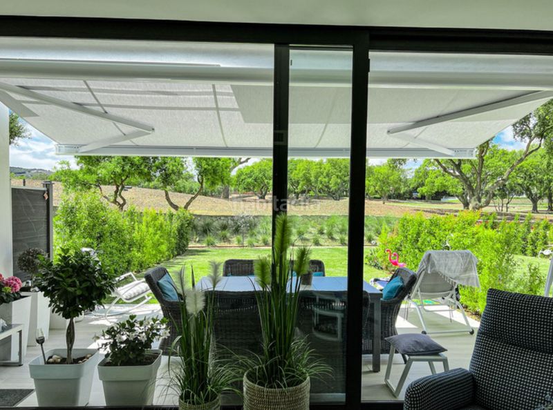 Foto 0b29ffd5-d050-44a9-936c-c6cea21a9ab0. Casa adossada amb calefacció piscina a Sotogrande alto Sotogrande