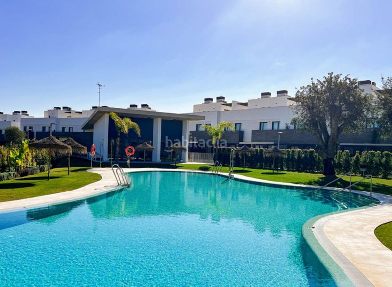 Foto 3543d0e9-0856-4479-80b4-1a006ed5e8cb. Casa adossada amb calefacció piscina a Sotogrande alto Sotogrande