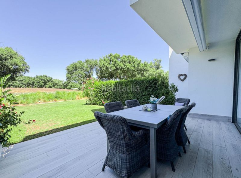 Foto 99cf335c-d3ff-4259-85aa-7744e574eb44. Casa adossada amb calefacció piscina a Sotogrande alto Sotogrande