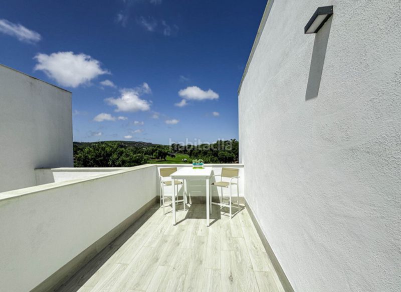 Foto fd41888b-901c-45da-93d5-712df9b5ba3a. Casa adossada amb calefacció piscina a Sotogrande alto Sotogrande
