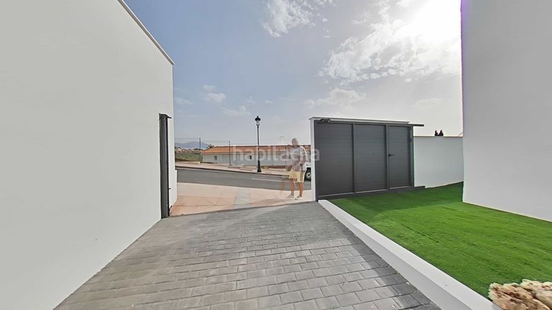 Foto 6e42e924-4cec-4a71-8a75-dc131c4d6555. Casa amb calefacció a Chullera Manilva
