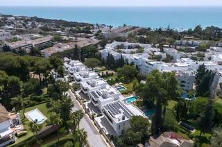 Xalet  Los verdiales. Espaciosa villa de lujo con 5 dormitorios en golden 7, marbella