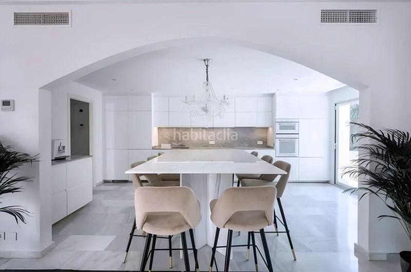 Foto c9a1c5af-1fcc-4dcd-bed1-beac812d89e5. Chalet con piscina in Marbesa Marbella