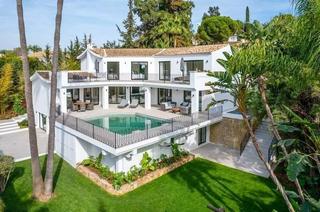 Chalet à Hortensia. 5 bedroom private villa, el paraiso, estepona