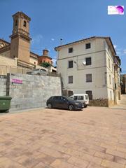 Casa  Plaza vieja. Se vende casa de pueblo con encanto con garaje y corral y finca