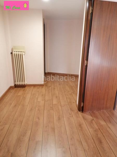 Foto a84ae2ae-2233-4297-80bd-fa19b7493c0b. Piso  muy grande,para oficinas o vivienda en Centro Calatayud