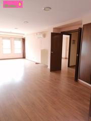 Pis a Centro. Piso muy grande,para oficinas o vivienda