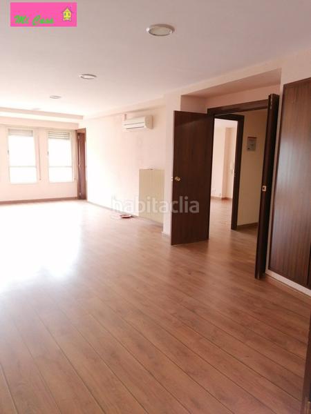 Foto ec9b4107-a2ae-4228-9d74-45f201504f3e. Piso  muy grande,para oficinas o vivienda en Centro Calatayud