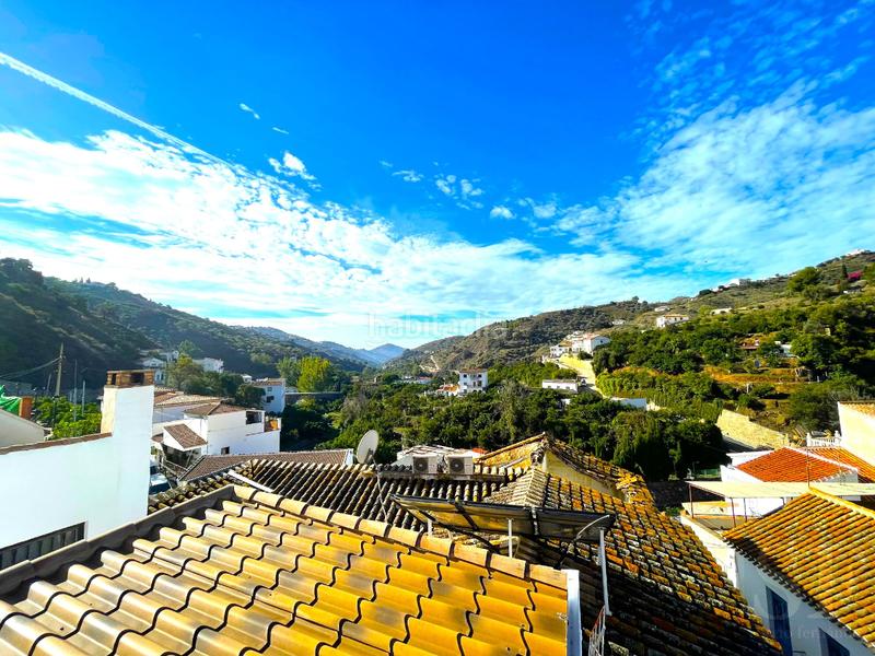 Foto 65ecf2ba-65e5-4312-b1ec-5e3ec6bee5bf. Casa adossada a Árchez