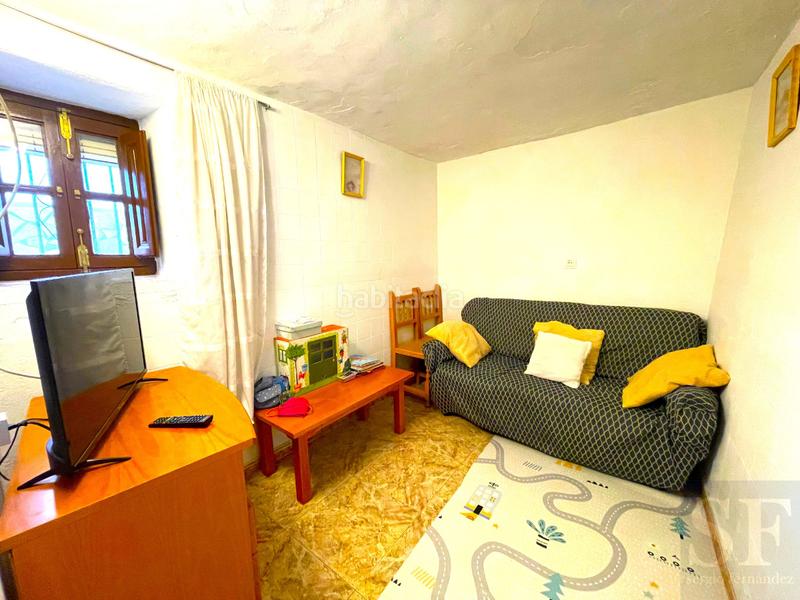 Foto 6ba90590-40d0-4bb6-8046-5a7bd0d9b92a. Casa adossada a Árchez