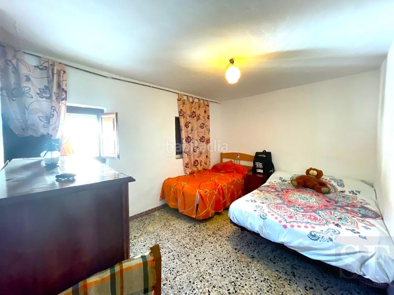 Foto a25b37ee-c6f7-49e5-aa7c-46bcb103c7c4. Casa adossada a Árchez