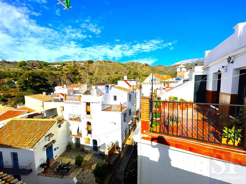 Foto ce212ab0-49ec-45f9-9c10-1106cda2b221. Casa adossada a Árchez